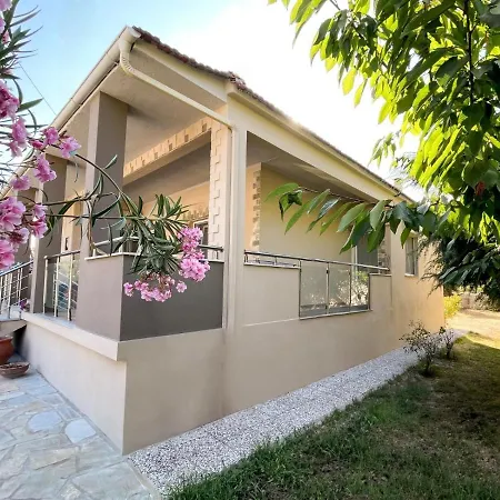 Дом отдыха Eva's Summer House - Adamos Holidays Фурка